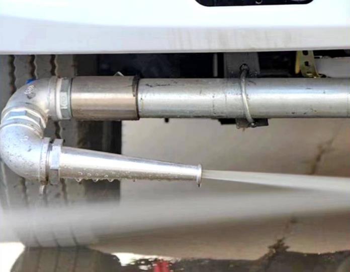 How to choose the spray nozzle of the water truck cleaning car